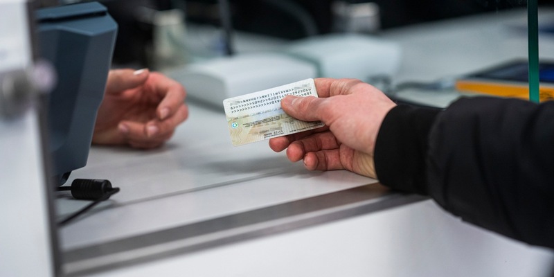 BPOL NRW: Reisepläne kurz vor dem Boarding geplatzt - Ausreise nach Barcelona verhindert. - Foto: presseportal.de