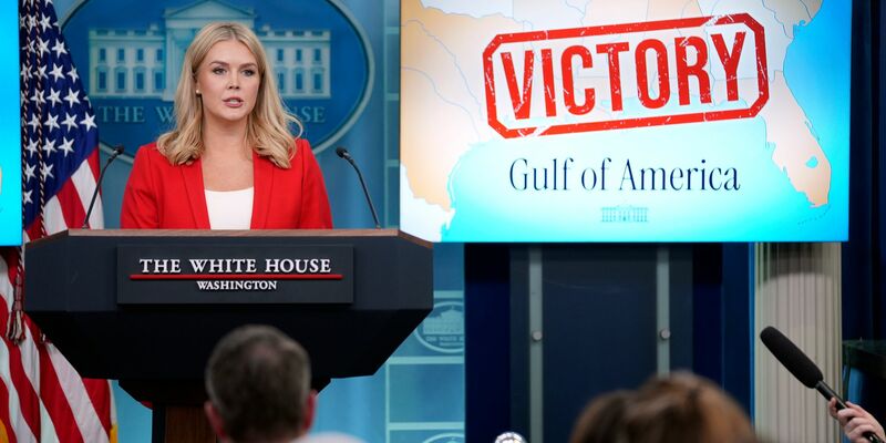 Das Weiße Haus will künftig stärker bestimmen, welche Journalisten dem Präsidenten Fragen stellen können. - Foto: Evan Vucci/AP/dpa