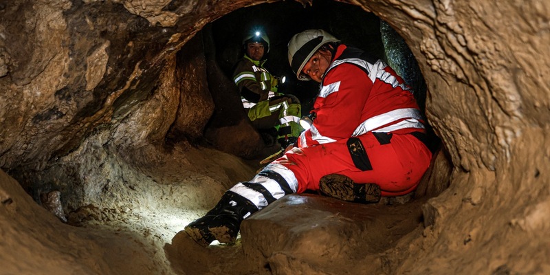 FW-MK: Feuerwehr übt in der Dechenhöhle - Foto: presseportal.de