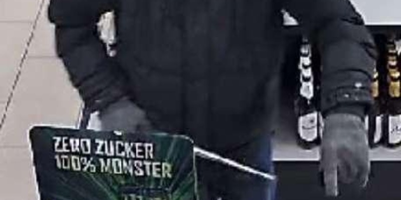 POL-BS: Öffentlichkeitsfahndung nach Räuber - Wer kennt diese Person? - Foto: presseportal.de