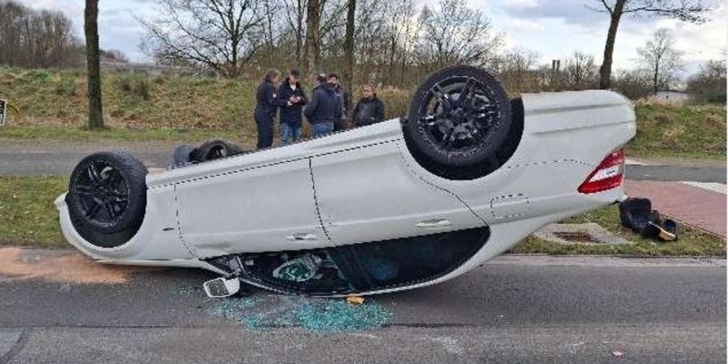 POL-ROW: ++ Bremervörde: Pkw überschlägt sich - Mutter und Kleinkind leicht verletzt ++ - Foto: presseportal.de
