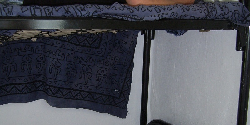 POL-SI: Nach Schockanruf: Wer kann Angaben zu diesem Tuch machen? -#polsiwi - Foto: presseportal.de