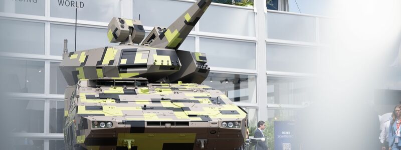 Bei der Berliner Internationalen Luft- und Raumfahrtausstellung (ILA) stellte Rheinmetall sein Flugabwehrsystem Skyranger aus. - Foto: Sebastian Gollnow/dpa