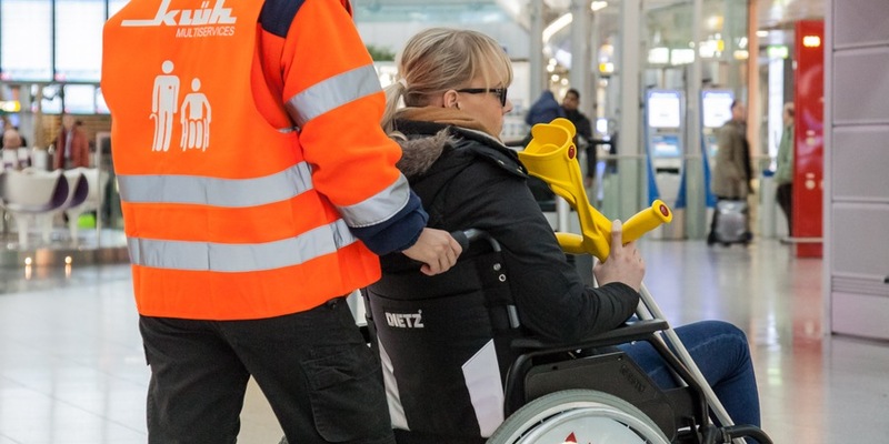 Auftragsverlängerung / Klüh bleibt Partner für PRM-Services am Flughafen Düsseldorf - Foto: presseportal.de