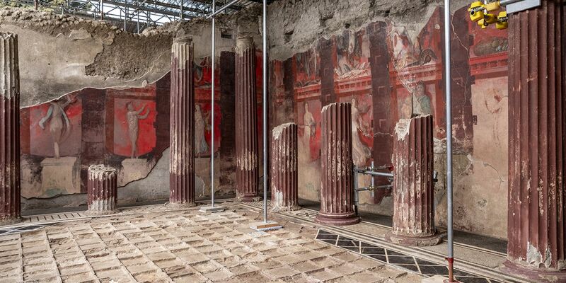 Das Fresko zeigt eine Prozession. - Foto: -/Parco Archeologico di Pompei/dpa