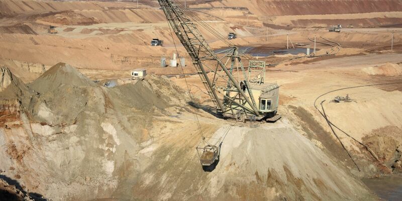 Die USA wollen mit einem Abkommen Zugriff auf die ukrainischen Rohstoffe. (Archivbild) - Foto: Efrem Lukatsky/AP/dpa