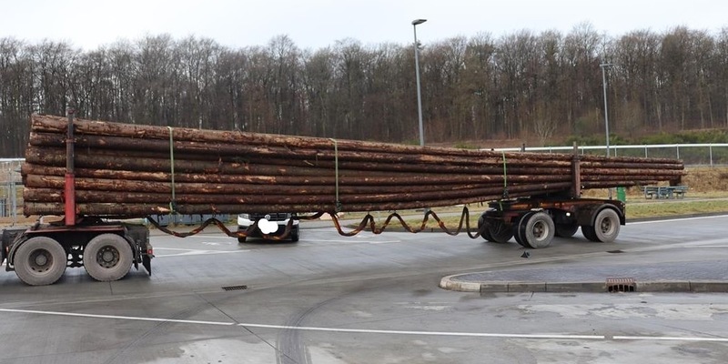 POL-PPTR: Kein Rückgang bei Überladungen - Holztransport 15 Tonnen zu schwer und Sattelzug zudem zu lang - Foto: presseportal.de