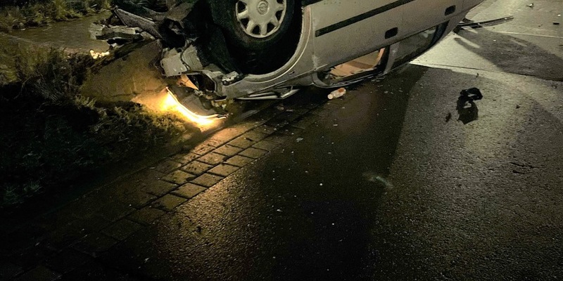 POL-RBK: Rösrath - Pkw überschlägt sich nach Sekundenschlaf des Fahrers - Foto: presseportal.de