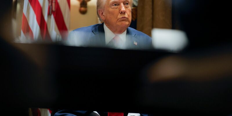 Trump will keinen weiteren Aufschub für Zölle gegen Mexiko und Kanada. (Archivbild) - Foto: Pool/AP/dpa