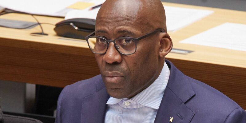 Kultursenator Joe Chialo will mit einem Beratungsangebot dazu beitragen, Antisemitismus in der Kulturszene einzudämmen. (Archivbild)  - Foto: Joerg Carstensen/dpa