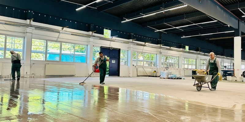 Patricia Locher-Scheuenpflug: Warum die Epoxidharz-Boden-Systeme von LIQUID INDUSTRY FLOORS GERMANY bei der Industrie gefragt sind - Foto: presseportal.de