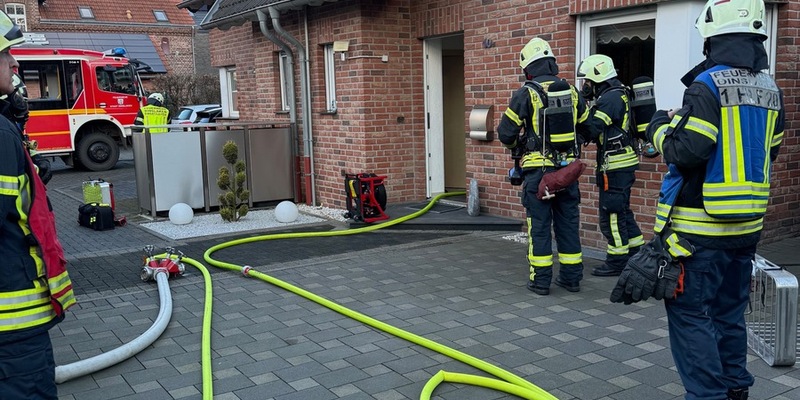 FW Dinslaken: Kellerbrand in einer Doppelhaushälfte - Foto: presseportal.de