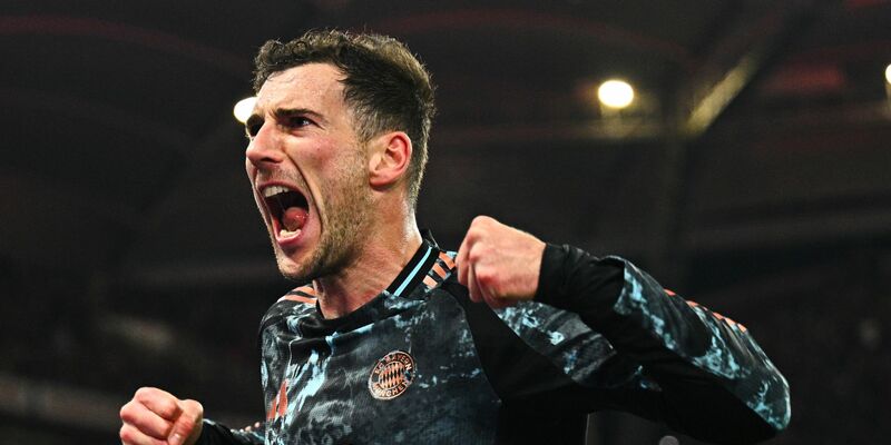 Das große «T» auf den Bayern-Trikots - hier bei Harry Kane - symbolisiert die Partnerschaft des Rekordmeisters mit der Telekom. - Foto: Tom Weller/dpa