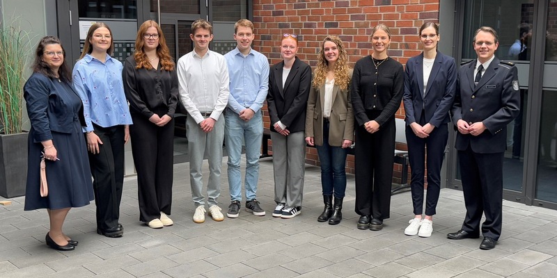 HZA-MS: Berufseinsteiger beim Hauptzollamt Münster Jetzt Karriere beim ZOLL starten! - Foto: presseportal.de