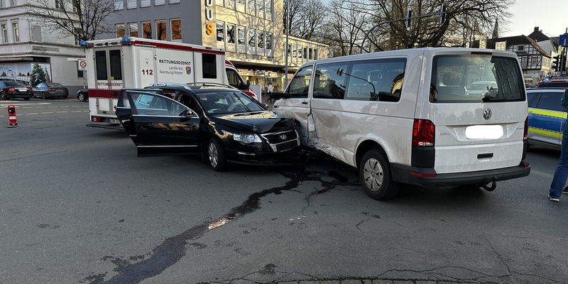 POL-NI: Verkehrsunfall mit Verletzten mutmaßlich aufgrund medizinischen Notfalls - Foto: presseportal.de