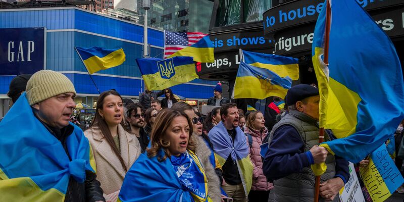 In den USA gibt es auch Warnungen vor einer Einstellung der Militärhilfe für die Ukraine. - Foto: Adam Gray/FR172090 AP/AP/dpa