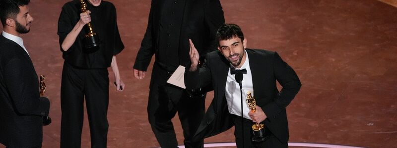 Das palästinensisch-israelische Kollektiv rund um Yuval Abraham gewann einen Oscar für den Dokumentarfilm «No Other Land».  - Foto: Chris Pizzello/Invision/AP/dpa