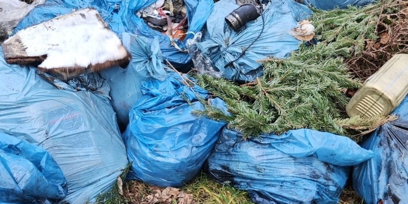 POL-SE: Klein Offenseth-Sparrieshoop / Uetersen - Illegale Ablagerungen von asbest- bzw. ölhaltigem Materialien - Polizei sucht Zeugen - Foto: presseportal.de