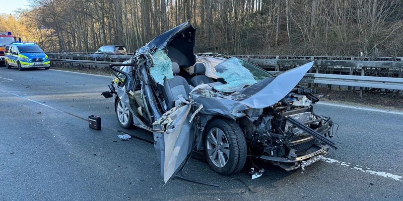 FW-EN: Tragehilfe und Verkehrsunfall - Foto: presseportal.de