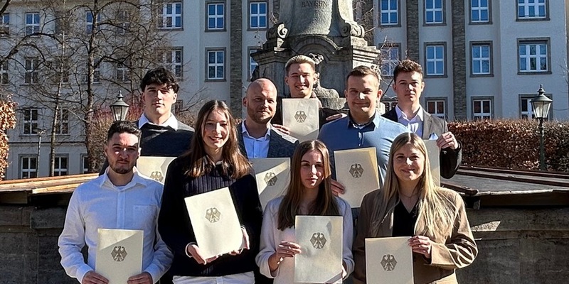 HZA-A: Berufseinsteiger beim Hauptzollamt Augsburg/Jetzt Karriere beim ZOLL starten! - Foto: presseportal.de