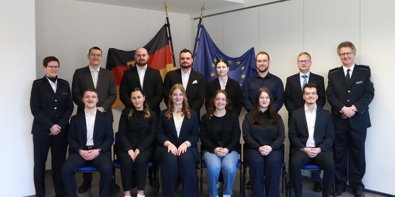 HZA-DA: Berufseinsteiger beim Hauptzollamt Darmstadt - Jetzt Karriere beim ZOLL starten! - Foto: presseportal.de