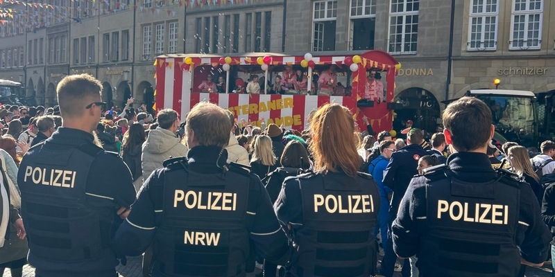 POL-MS: Rosenmontagsumzug in Münster verläuft überwiegend friedlich - Foto: presseportal.de
