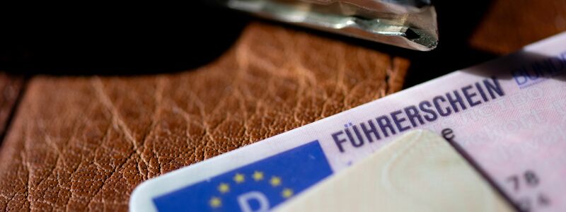 Die Preise für Fahrschule und Führerscheingebühr erhöhten sich 2024 im Vergleich zum Vorjahr um 5,8 Prozent. (Symbolbild)  - Foto: Sven Hoppe/dpa