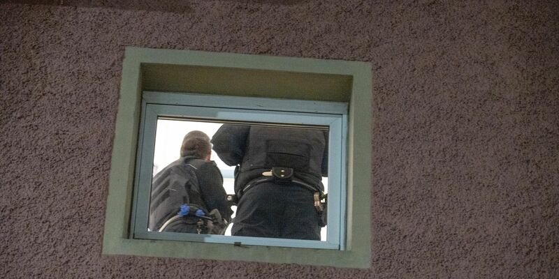 Die Ermittler haben die Wohnung des Tatverdächtigen von Mannheim durchsucht.  - Foto: Ferdinand Merzbach/NEWS5/dpa