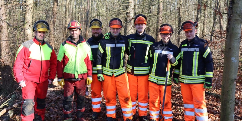 FW Hennef: Motorsägenlehrgang erfolgreich beendet - Foto: presseportal.de