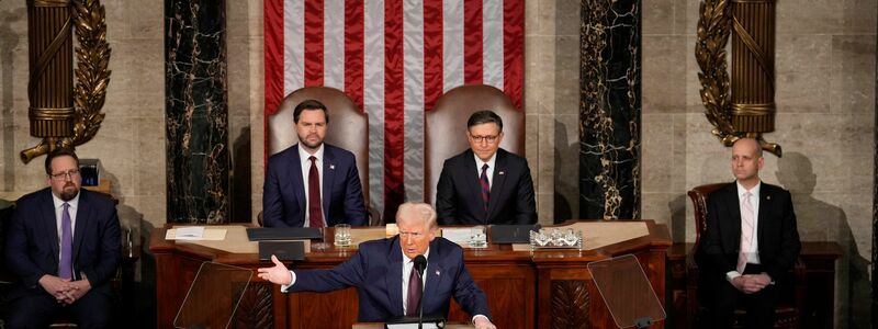 US-Verteidigungsminister Hegseth bezeichnet die Angriffe auf die Huthi als Botschaft an die Miliz und an den Iran. (Archivbild) - Foto: Ben Curtis/AP/dpa