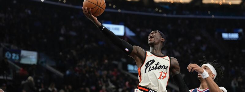 Dennis Schröder spielte gut, konnte die Niederlage der Pistons aber nicht abwenden.  - Foto: Mark J. Terrill/AP/dpa