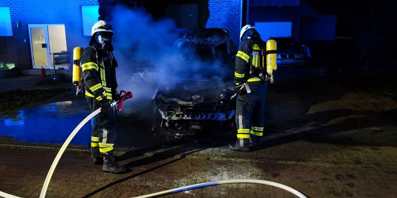 FW-KLE: Fahrzeugbrand - Foto: presseportal.de