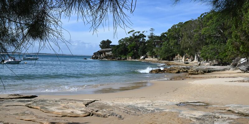 Augenzeugen am Gunyah Beach eilten der Frau zu Hilfe - und retteten ihr vermutlich das Leben. - Foto: Dean Lewins/AAP/dpa
