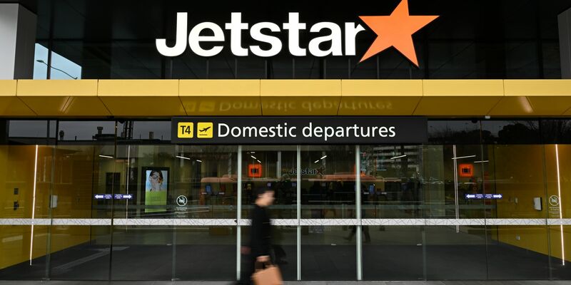 Der Vorfall ereignete sich an Bord einer Maschine der australischen Airline Jetstar. (Symbolbild) - Foto: James Ross/AAP/dpa