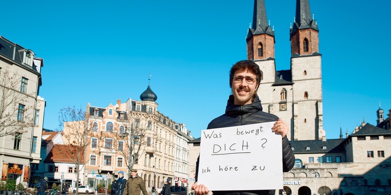 „Doll zugehört“: MDR JUMP fragt auf mitteldeutschen Marktplätzen, was die Menschen bewegt - Foto: presseportal.de