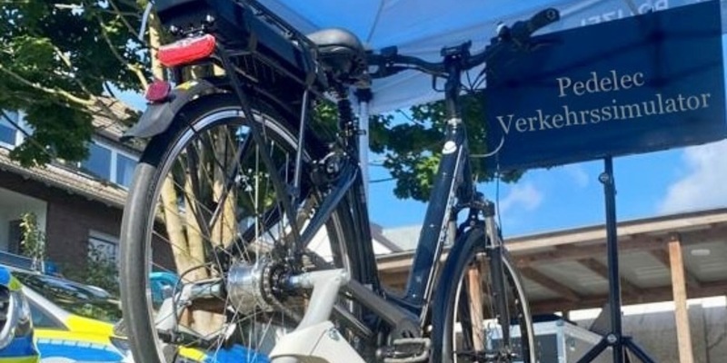 POL-MS: Polizei informiert in den Arkaden zur Verkehrssicherheit - Pedelec-Simulator ermöglicht realistisches Erleben - Foto: presseportal.de