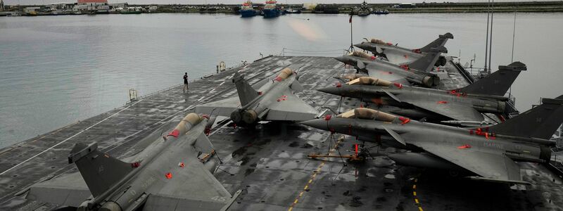 Mehrmals im Jahr wird mit französischen Kampfjets Abschreckung geübt. (Archivbild) - Foto: Petros Karadjias/AP/dpa