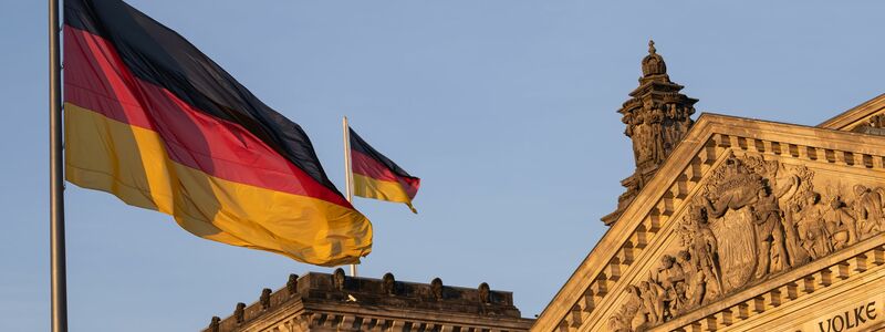 Der alte Bundestag soll am 13. und 18. März zu Sondersitzungen zusammenkommen (Archivbild).  - Foto: Hannes P Albert/dpa