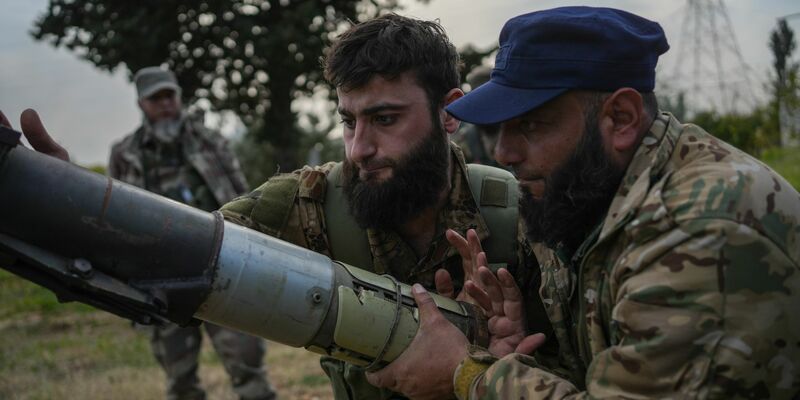 In der Provinz Latakia sind heftige Kämpfe zwischen Truppen der Übergangsregierung und Anhängern der gestürzten Regierung von Ex-Präsident Baschar al-Assad ausgebrochen. (Archivbild) - Foto: Moawia Atrash/dpa
