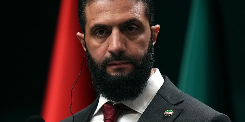 Der syrische Übergangspräsident Al-Scharaa will sein Land wieder in die internationale Gemeinschaft integrieren. (Archivfoto) - Foto: Francisco Seco/AP/dpa