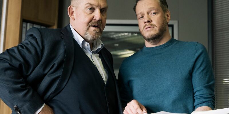 Der Fall führt die «Tatort»-Kommissare Max Ballauf (Klaus J. Behrendt) und Freddy Schenk (Dietmar Bär) zum legendären «Colonius»-Turm.  - Foto: Martin Valentin Menke/WDR/dpa