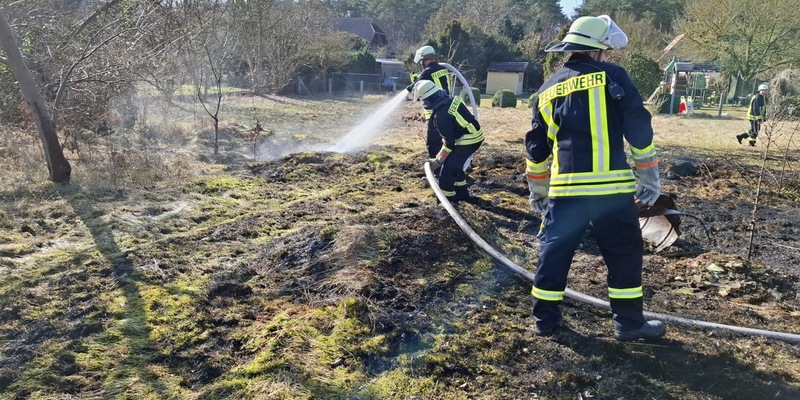 FW Südheide: Unerlaubtes verbrennen von Müll löst Flächenbrand in Unterlüß aus - Foto: presseportal.de