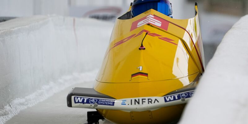 Johannes Lochner (vorn) und Georg Fleischhauer fuhren im dritten WM-Lauf Bahnrekord. - Foto: Julia Demaree Nikhinson/AP/dpa