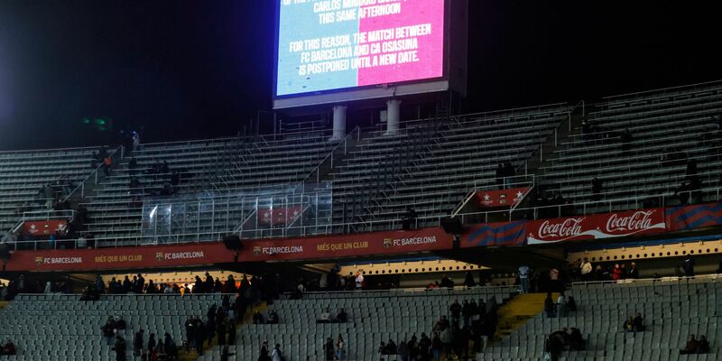 Spiel abgesagt: Wegen des Todes des Teamarztes tritt der FC Barcelona nicht gegen Osasuna an. - Foto: Joan Monfort/AP/dpa