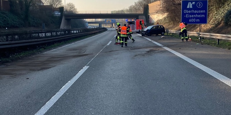 FW-OB: PKW-Unfall am Morgen führte zu kurzzeitiger Vollsperrung der BAB 516 in Fahrtrichtung Oberhausen Zentrum - Foto: presseportal.de