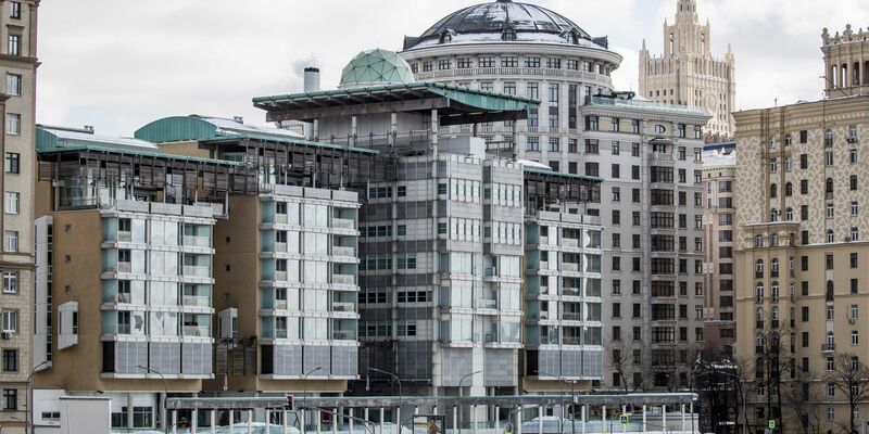 Russland hat erneut zwei britische Diplomaten ausgewiesen. (Archivbild) - Foto: Pavel Golovkin/AP/dpa