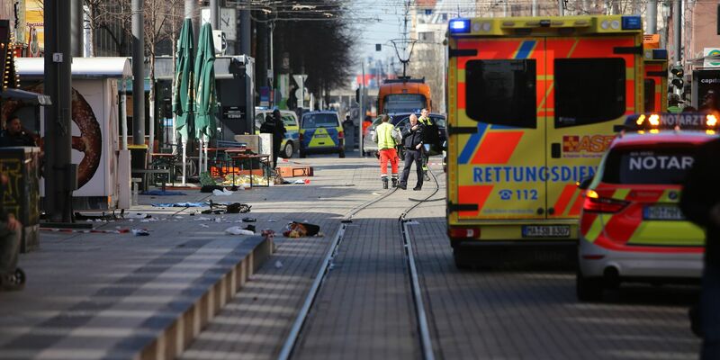 Der Todesfahrer von Mannheim wollte sich nach Angaben der Staatsanwaltschaft von der Polizei erschießen lassen. Der Tatverdächtige ist nach bisherigen Erkenntnissen psychisch krank. (Archivfoto) - Foto: Dieter Leder/dpa