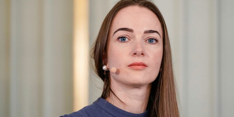 Mehr als 130 Nobelpreisträger haben eine Petition unterschrieben, eingefrorene russische Vermögenswerte für die Ukraine zu verwenden. Sie wurde der Friedensnobelpreisträgerin Oleksandra Matwijtschuk überreicht. - Foto: Håkon Mosvold Larsen/NTB/dpa