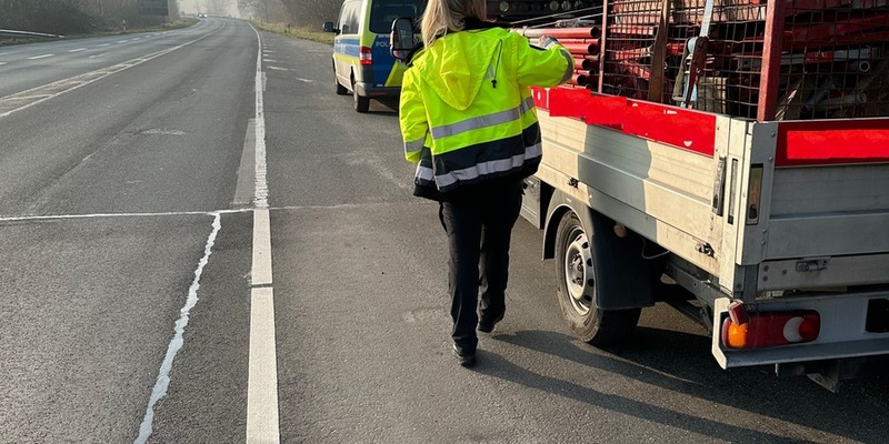 POL-CUX: Kontrollen im gewerblichen Güterverkehr im Bereich Loxstedt und umliegende Bundes- und Landesstraßen - Fast alle Fahrzeuge zu beanstanden (Foto im Anhang) - Foto: presseportal.de