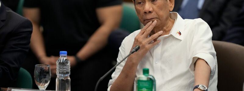 Duterte ist wegen des brutal geführten Anti-Drogen-Kriegs während seiner Amtszeit bis heute umstritten. (Archivbild) - Foto: Aaron Favila/AP